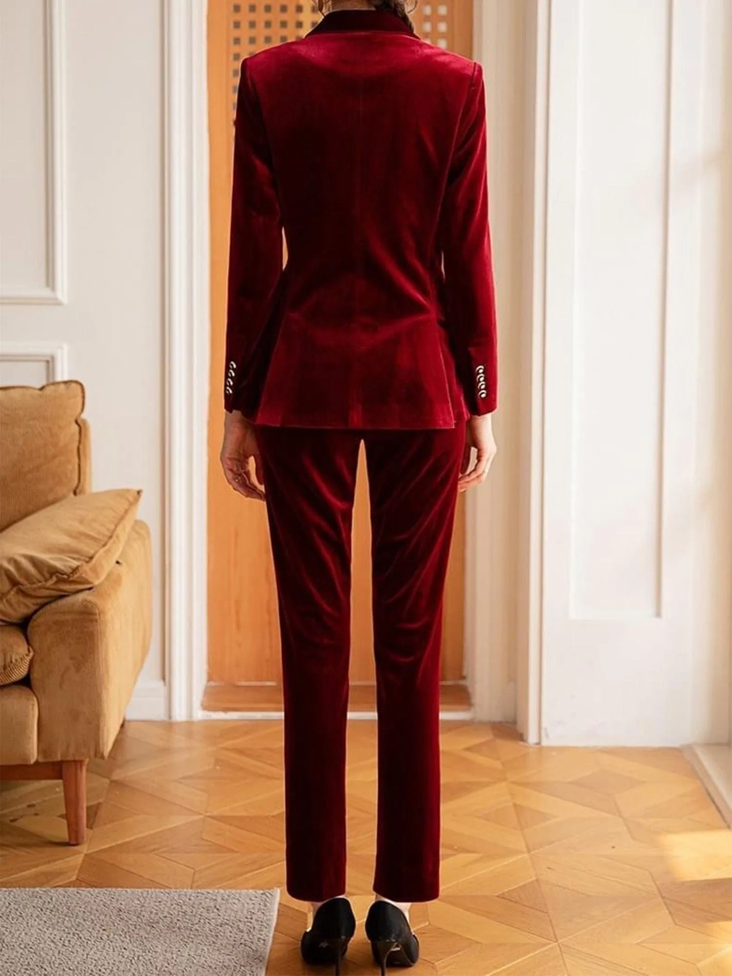2 Piece Burgundy Velvet Double Breasted Peak Lapel Women Suit