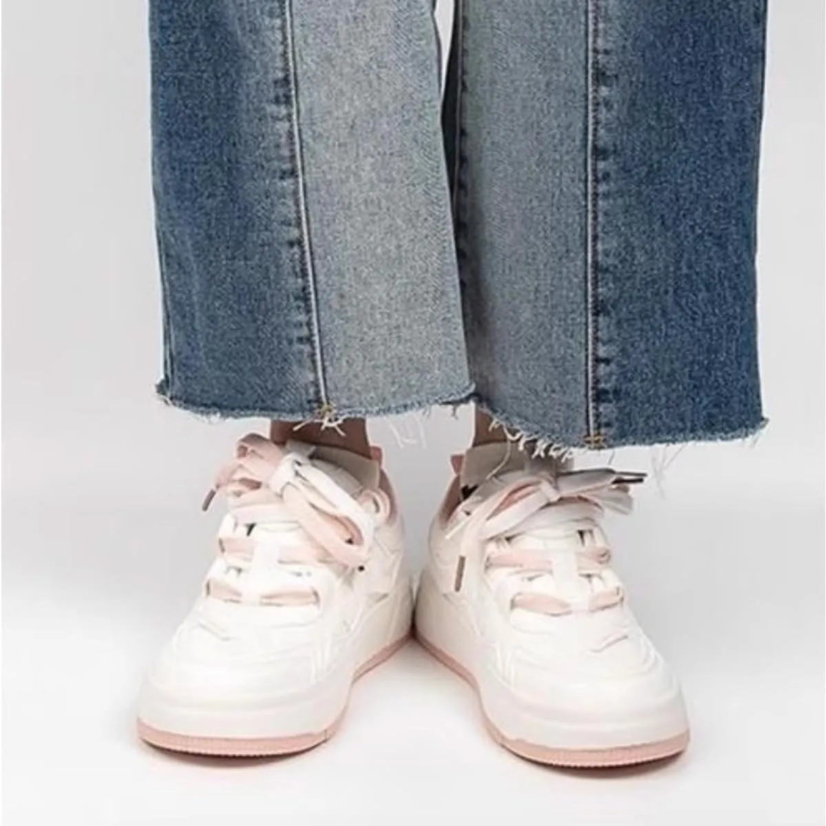 Cute Cloud Kicks Fashion Sneakers for Women and Teen Girls | Trendy White Platform Shoes with Pink/Blue Accent | Korean Style Streetwear