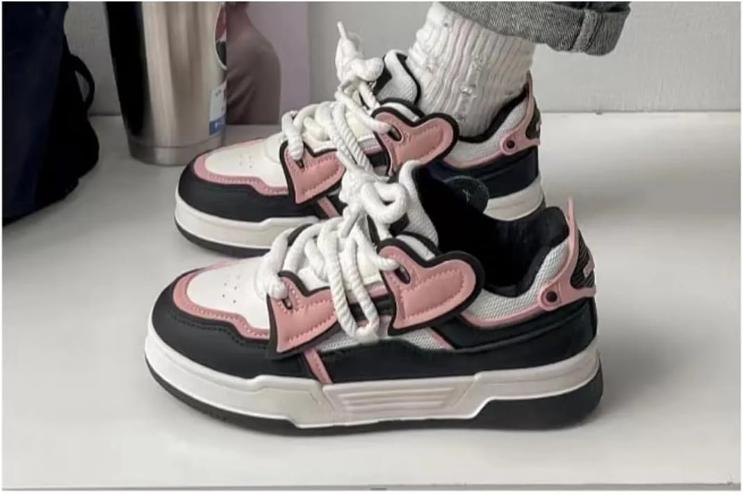 Cute Heart Platform Shoes, Stylish Chunky Sneakers for Women, Thick Soled Shoes, Aesthetic Shoes for Outdoor Walking