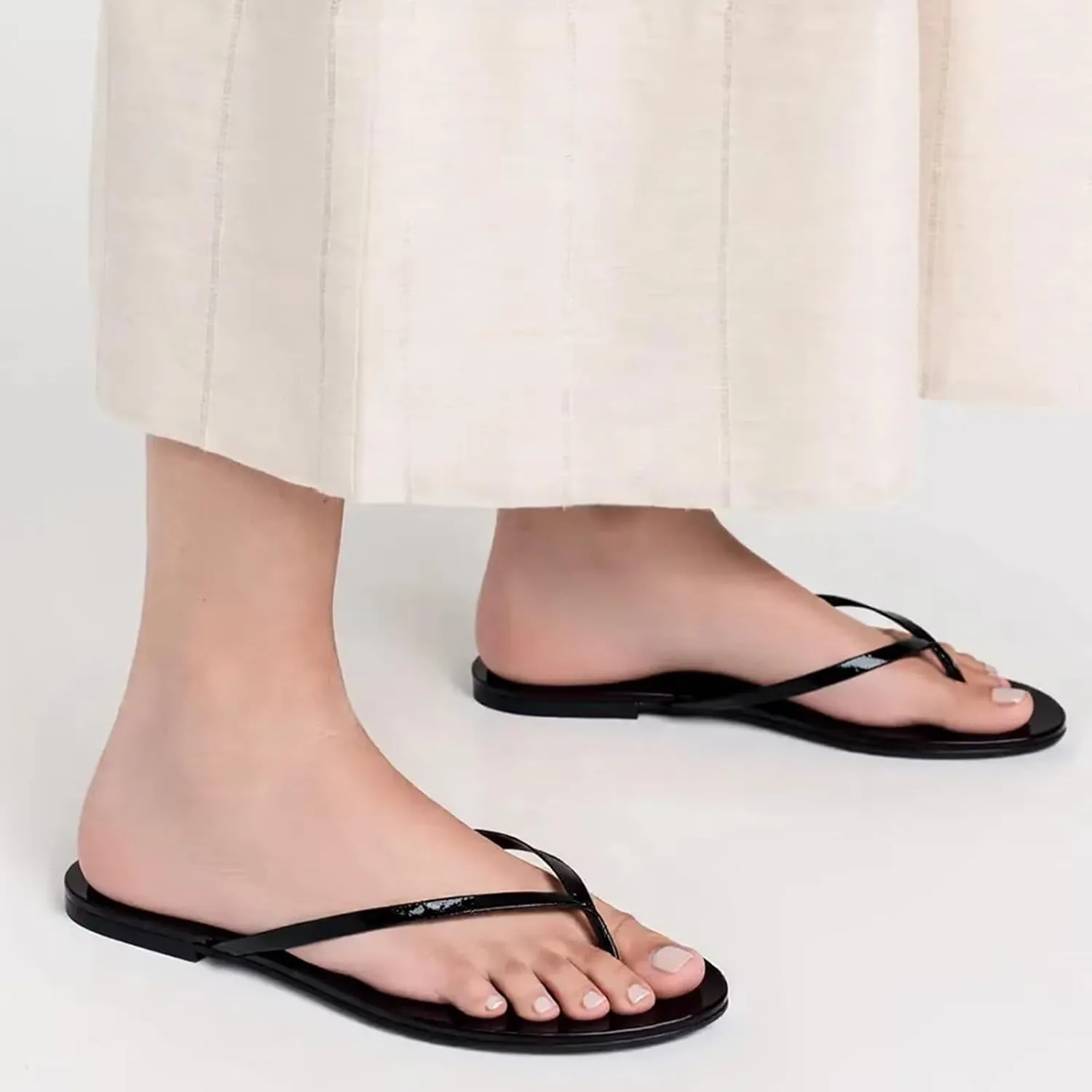Flat Leather Flip Flops for Women, Comfortable Dressy Thong Sandals 2025 Summer and Spring Vacation Essentials, Chanclas Para Mujer