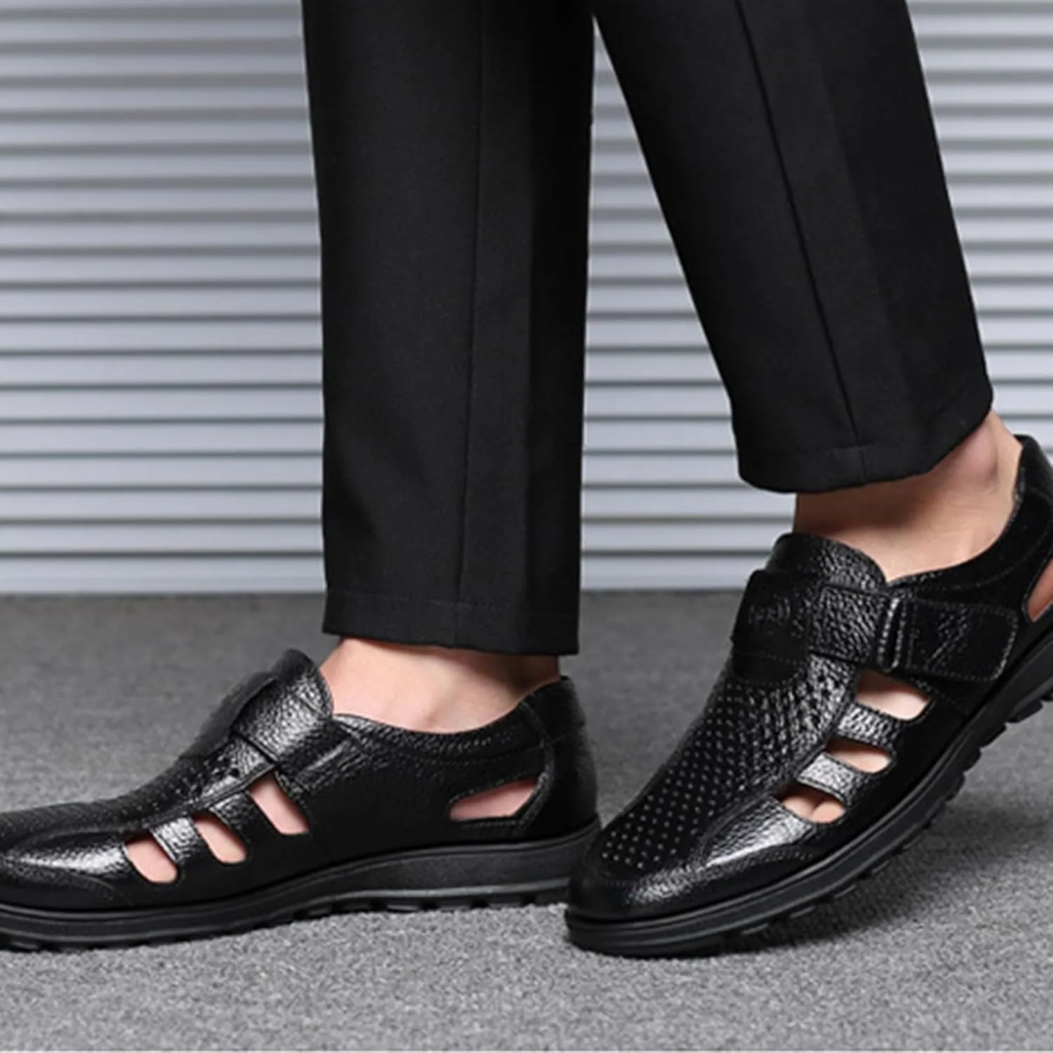 Large size fashion men's solid color retro head layer cowhide leather upper open toe sandals, comfortable non-slip hook-and-loop breathable beach shoes