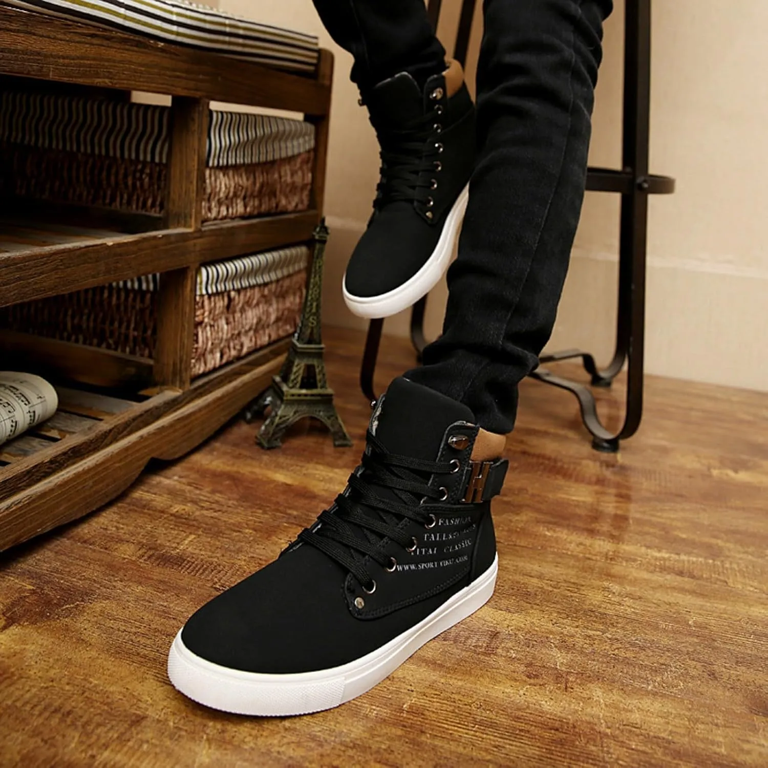 Men's High Top Sneakers Trendy Casual Canvas Sneakers for Men Lace Up Lightweight Walking Shoes British Style Skate Shoes
