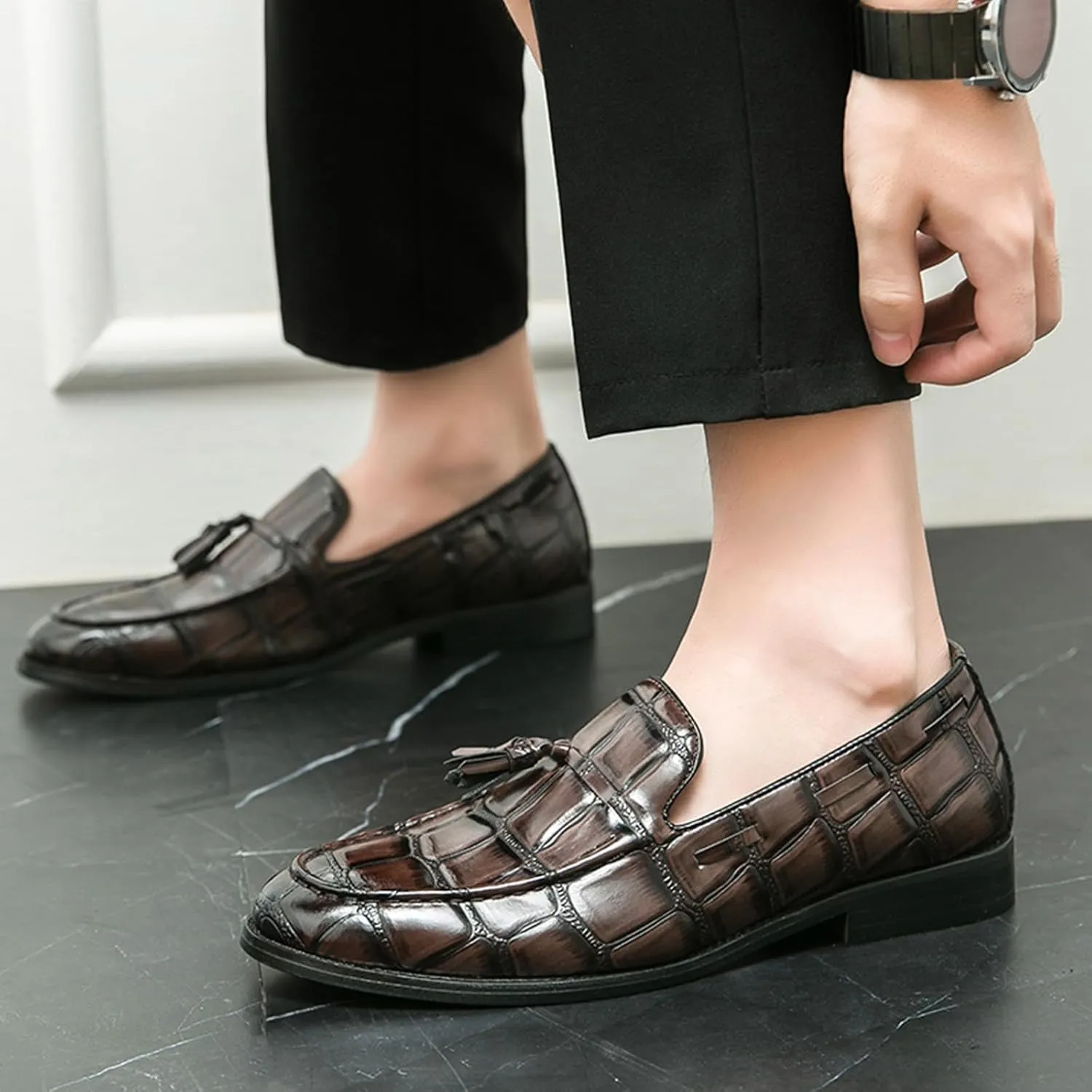 Men's Leather Chunky Heels Flat Brogues Loafers with Tassel Comfort Non-Slip Pointed Toe Thick Sole Slip-On Business Shoes for Work Casual Sports