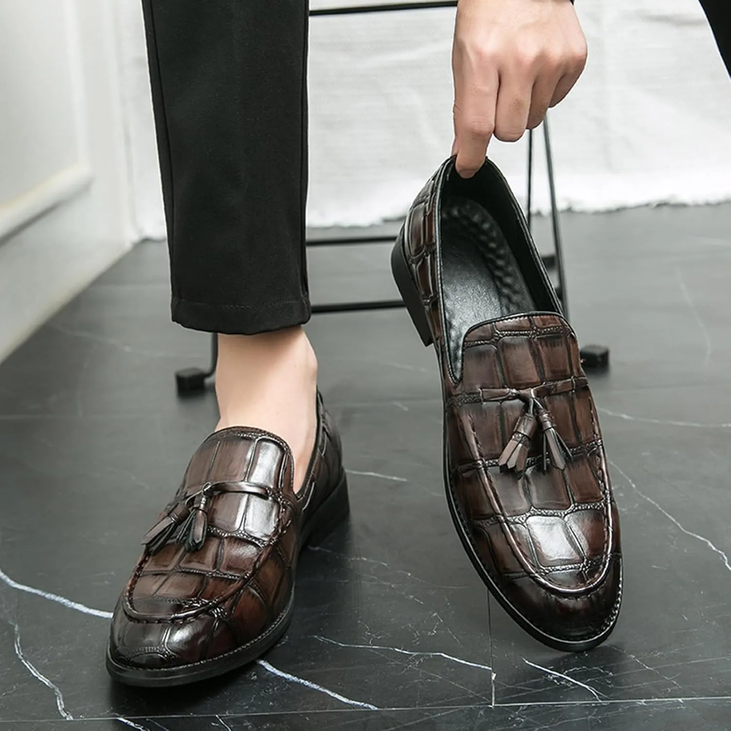 Men's Leather Chunky Heels Flat Brogues Loafers with Tassel Comfort Non-Slip Pointed Toe Thick Sole Slip-On Business Shoes for Work Casual Sports