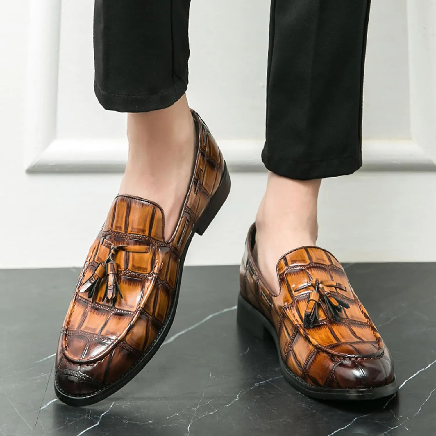 Men's Leather Chunky Heels Flat Brogues Loafers with Tassel Comfort Non-Slip Pointed Toe Thick Sole Slip-On Business Shoes for Work Casual Sports