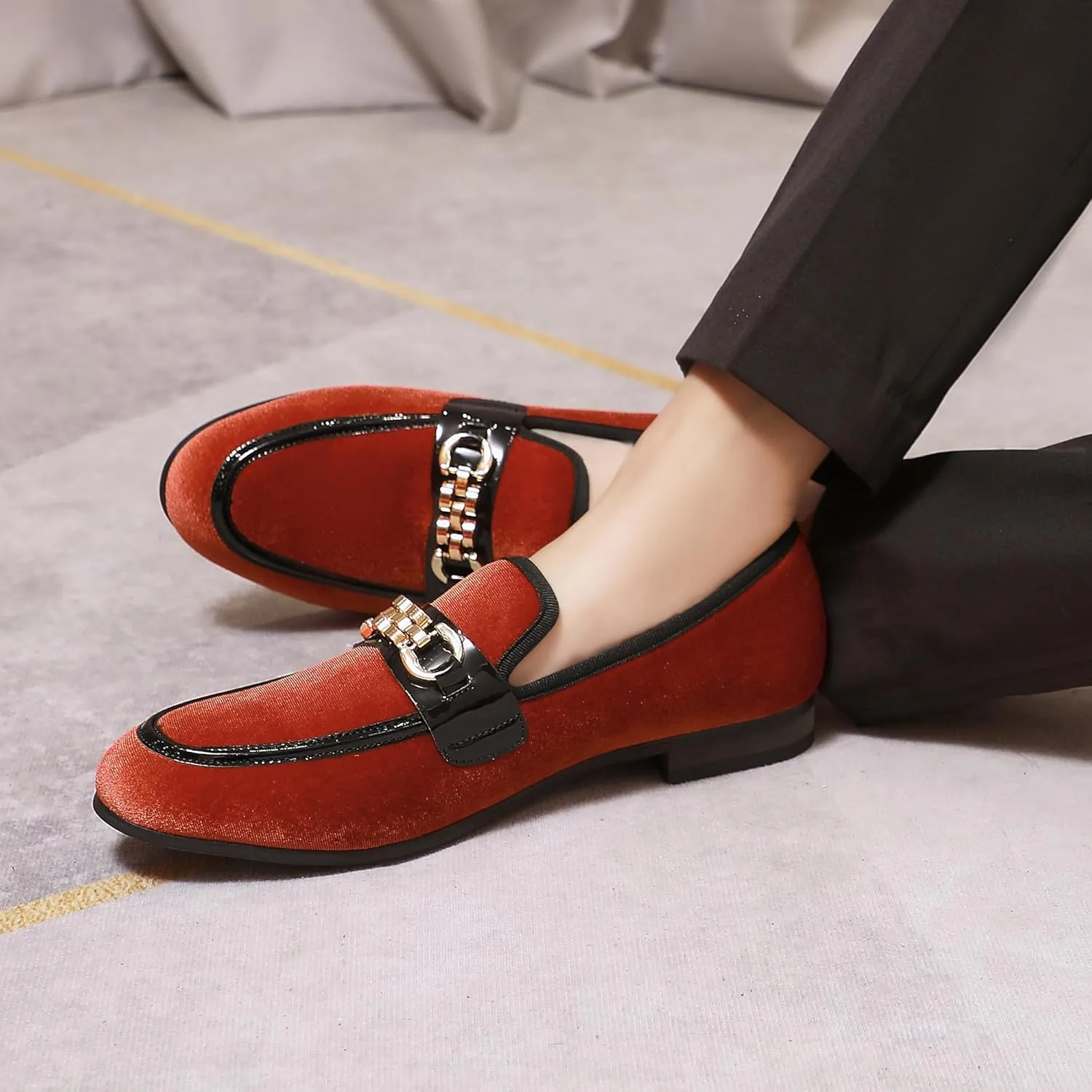 Men's Velvet Loafers,Mens Dress Shoes with Gold Chain, Slip On Flats Smoking Slippers Penny Shoes for Men