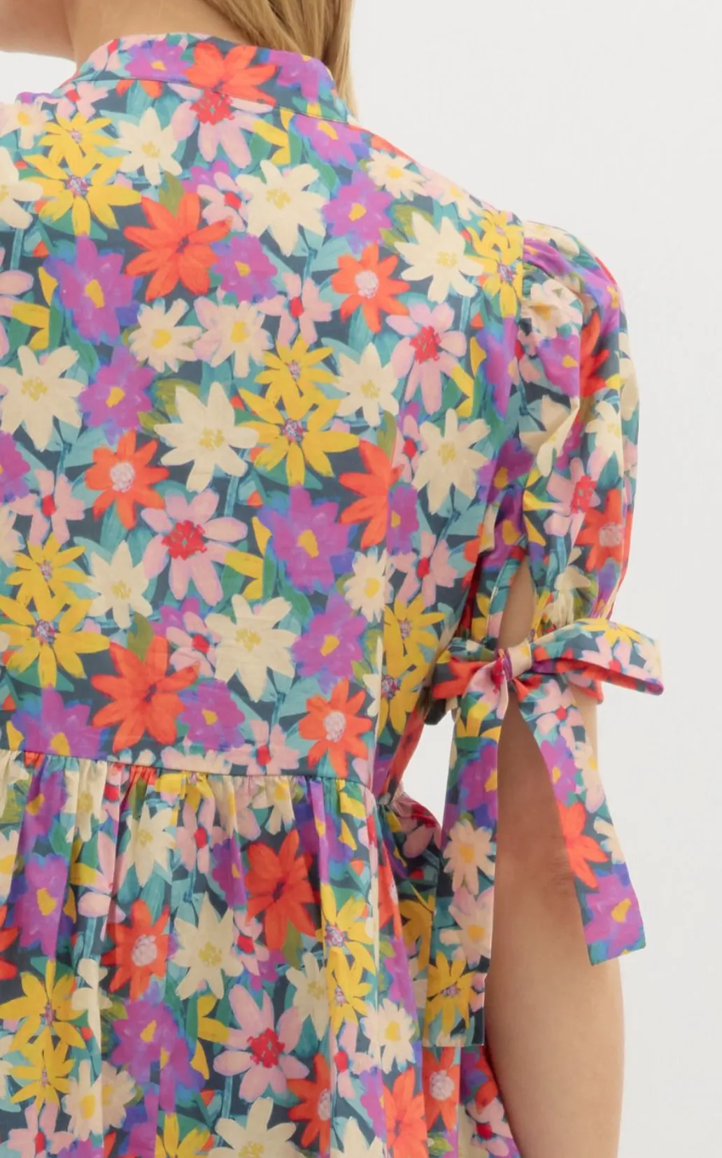 Multifloral Print Cuff Band Bow Tie Closure Short Sleeve Pullover Tiered Mini Dress