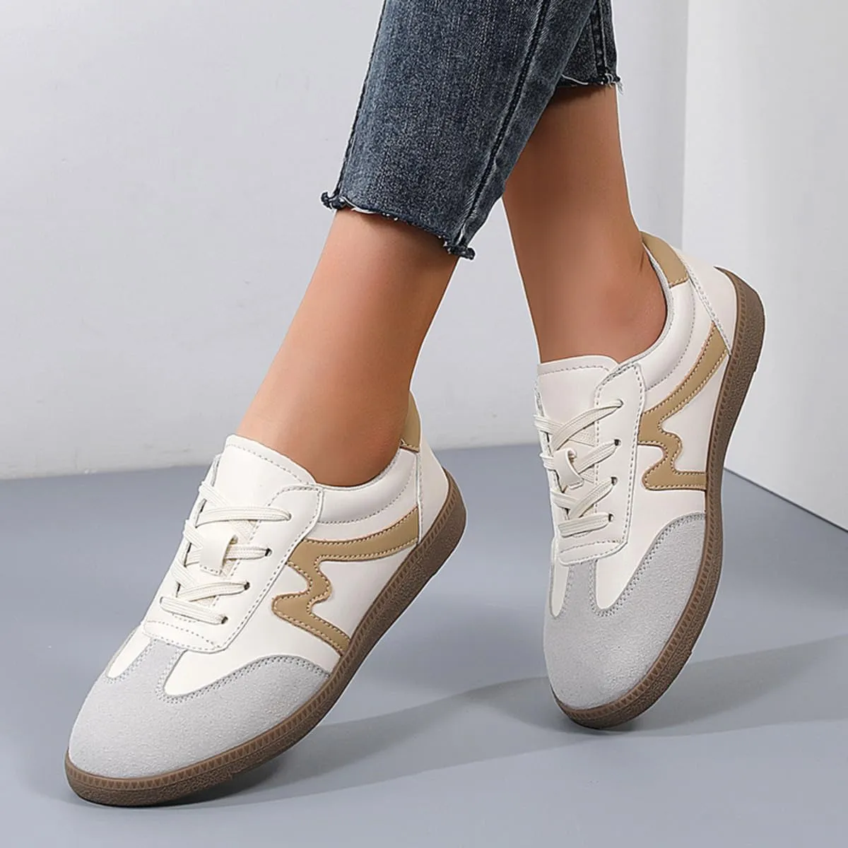 Trendy Women Sneakers, Memory Foam Women's Fashion Sneakers Lace-up Non-Slip Retro Walking Shoes Womens Shoes