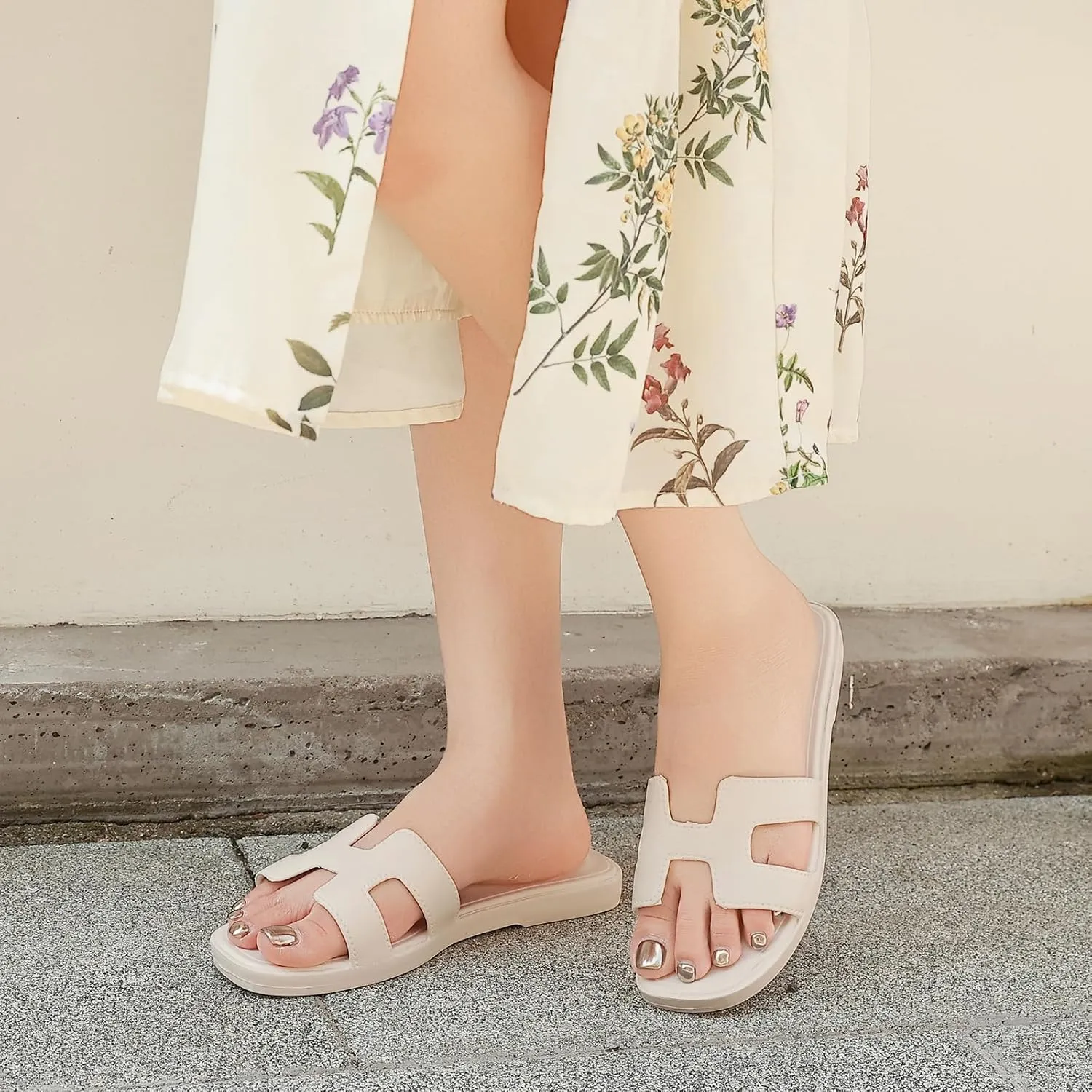 Womens Flat Sandals - Comfortable Womens Slip On Slides Open Toe Sandals Women Dressy Summer for Vacations, Black White, Gifts for Ladies 2025