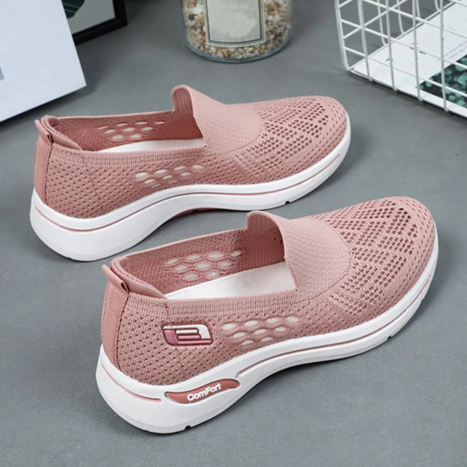 Women's Mesh Shoes Lightweight Comfortable Loafers for Women Casual Breathable Outdoor Walking Shoes Slip On Sneakers