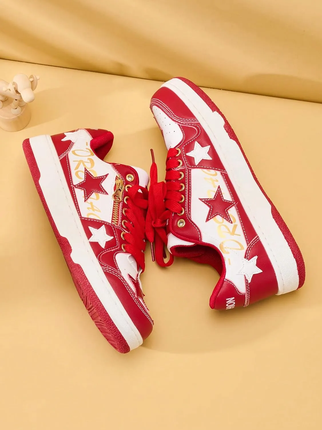Women's Sneakers PU Leather Y2K Star Print Skate Trendy Casual Platform Shoes Fashionable Lace-Up Streetwear Chunky Sole Non-Slip Athletic Sneakers