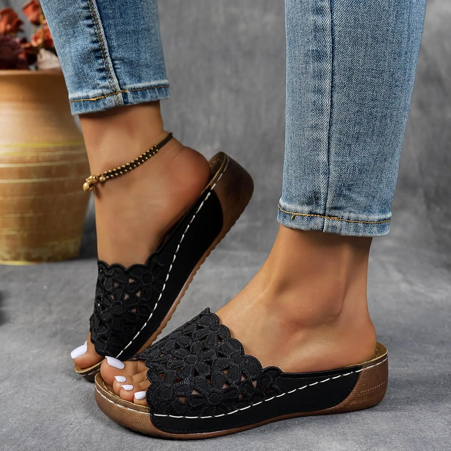 ZSpzx Platform Wedge Sandals for Women 2025 Wide Width Cutout Peep Toe Cushion Footbed Slides Low Heel Slip On Non-Slip Comfortable Casual Shoes Plantar Fasciitis Recovery Mules for Outdoor Indoor