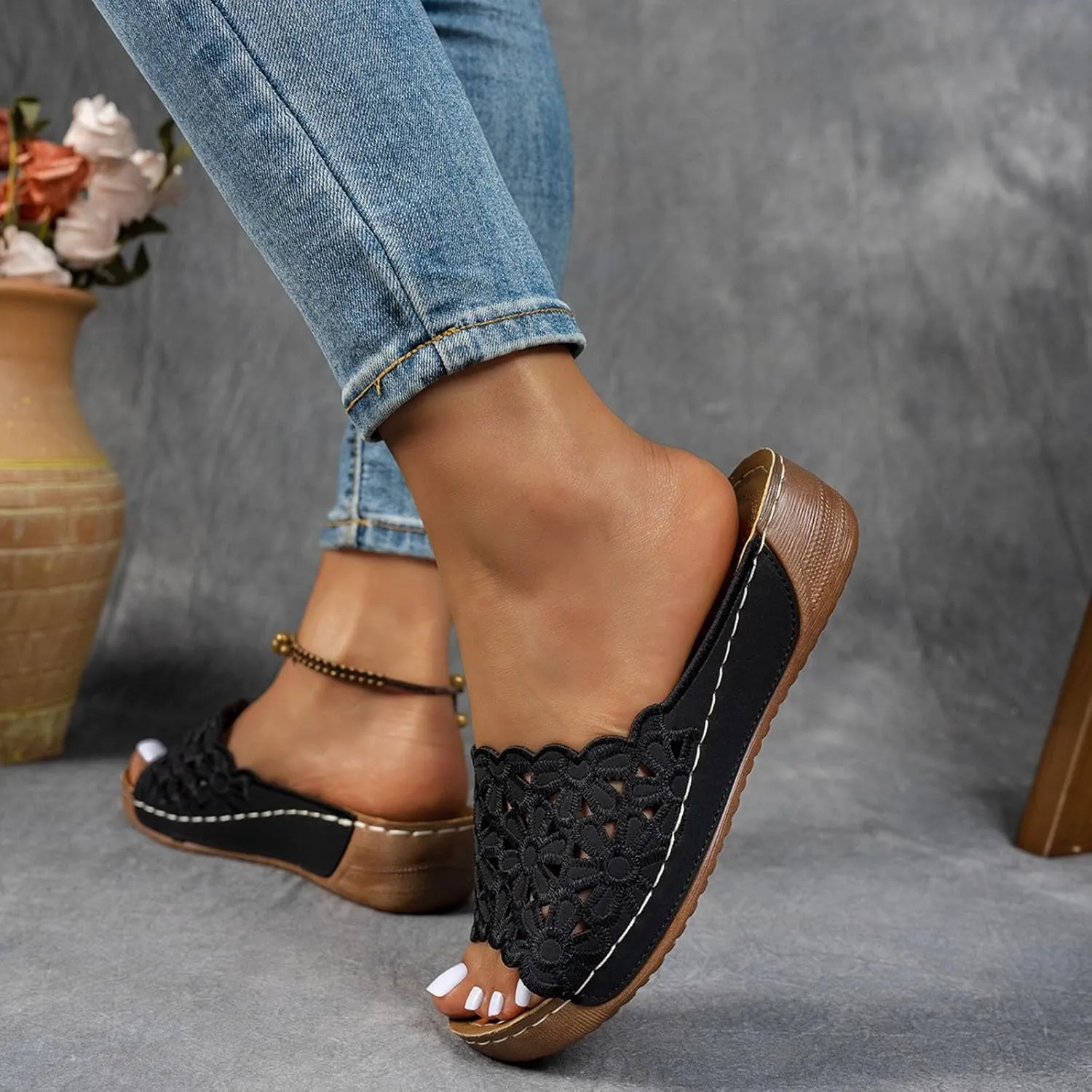 ZSpzx Platform Wedge Sandals for Women 2025 Wide Width Cutout Peep Toe Cushion Footbed Slides Low Heel Slip On Non-Slip Comfortable Casual Shoes Plantar Fasciitis Recovery Mules for Outdoor Indoor